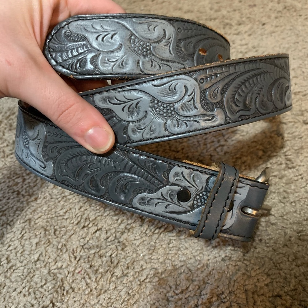 Top Chain Leather Embossed Flower Belt